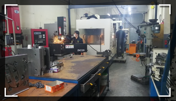 plastic injection mold manufacturing